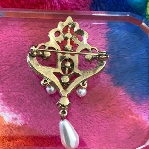 Jewelry - 3/$20 Vintage Red Rhinestone and Pearl Pin Jewelry - 3/$20 Vintage Red Rhinestone and Pearl Pin